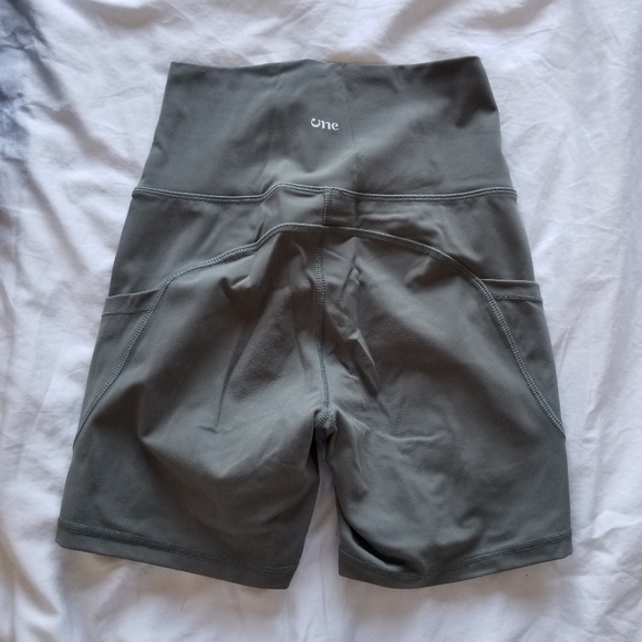 Biker shorts with pockets - Picture 2 of 2